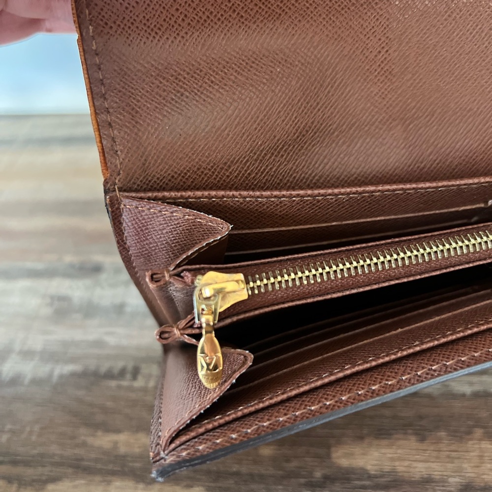 Louis Vuitton Monogram Boetie Wallet - Picture 9 of 14